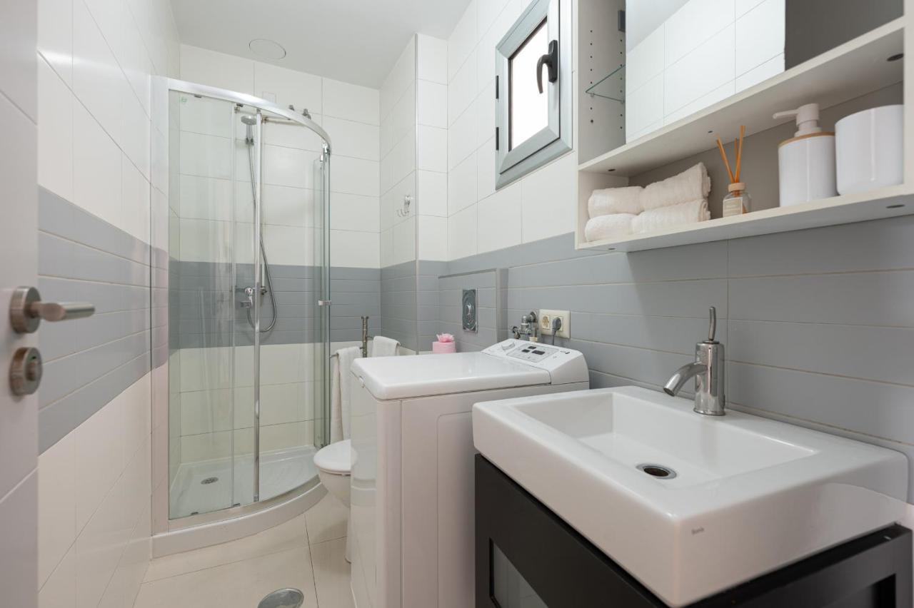 لاس بالماس دي غران كاناريا Homeforguest Two-Bedroom Apartment In The Heart Of Triana المظهر الخارجي الصورة